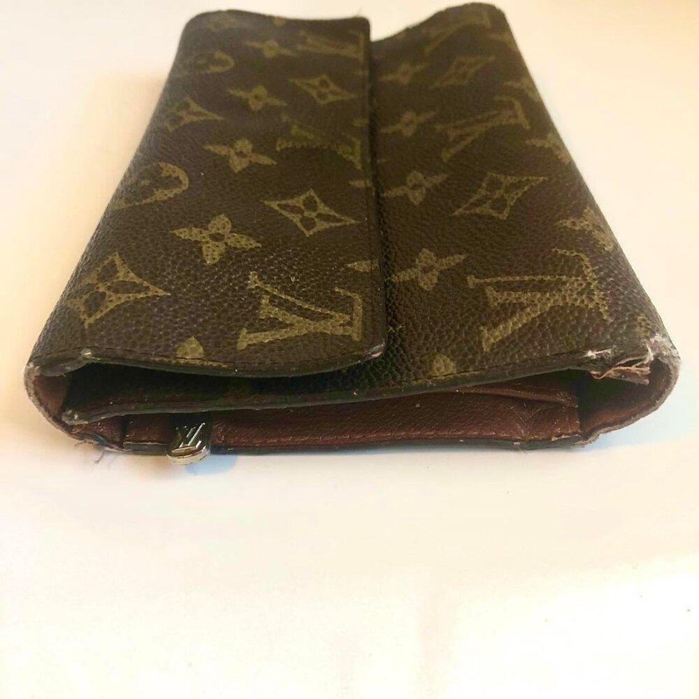 LOUIS VUITTON Vintage LV Monogram Canvas Bifold Wallet Made in France MSRP $800 - Picture 12 of 16